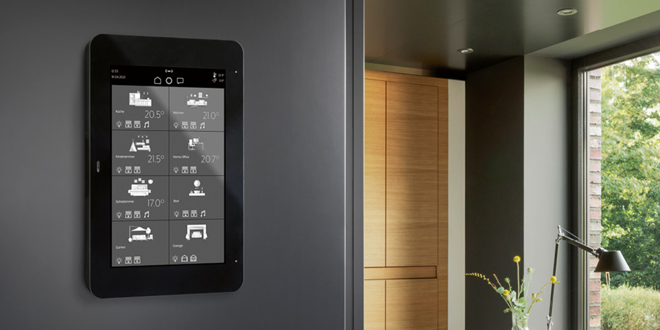 JUNG Smart Panel 8 bei Elektro Ewert GbR in Wernigerode