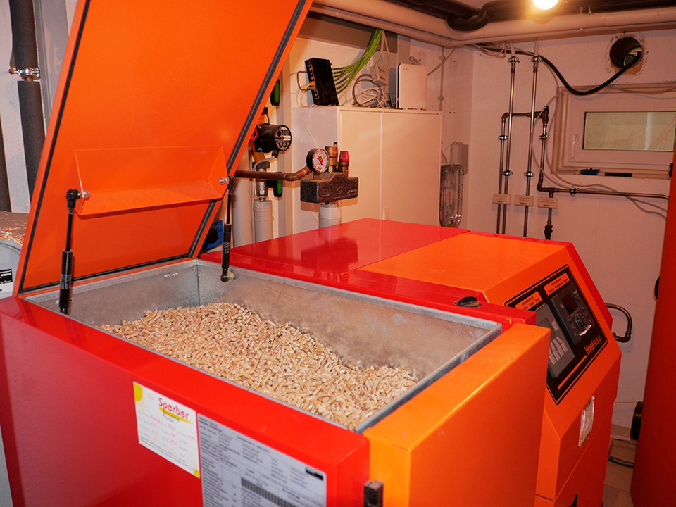 Palletheizung2 bei Elektro Ewert GbR in Wernigerode
